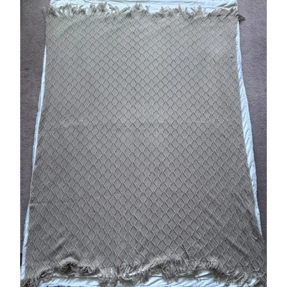 Pottery Barn Textured Diamond Knit Throw Blanket Taupe Neutral Fringe 50x60